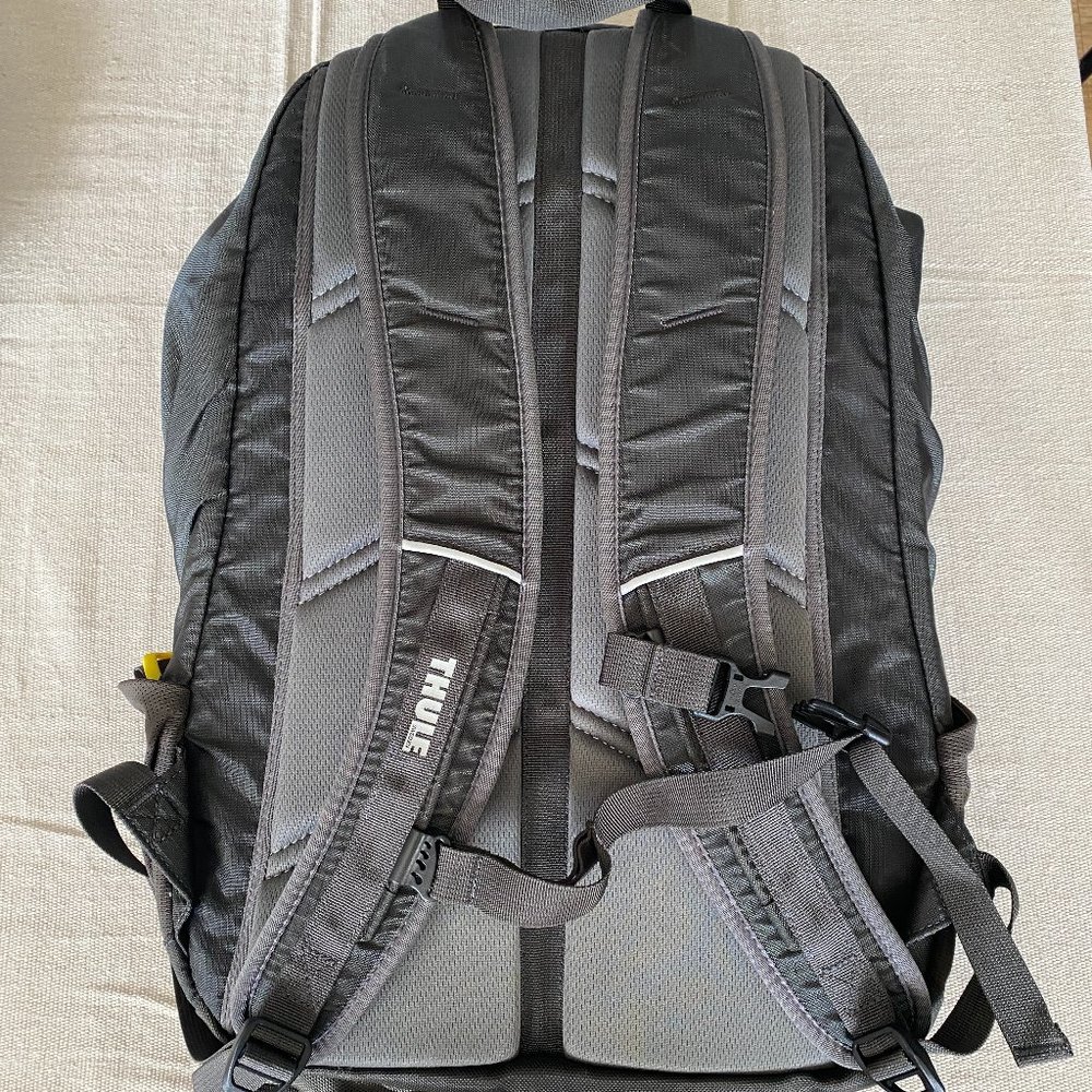 Thule Sweden Enroute Strut Backpack Daypack Excellent View 2